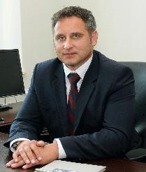 35 PREZENTACJE Dyrektor Państwowego Instytutu Weterynaryjnego - Państwowego Instytutu Badawczego w Puławach - dr Krzysztof Niemczuk (kadencja 2012-2016) Dr Krzysztof Niemczuk urodził się w 1969 r.