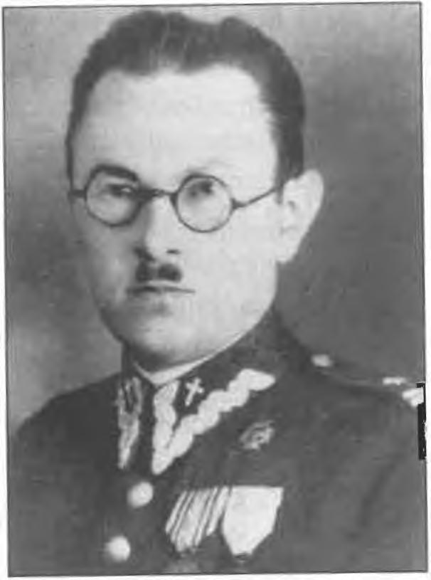 Tam Paweł Henryk Hause uczęszczał do szkoły powszechnej, a następnie ukończył sześcioklasowe Progimnazjum Macierzy