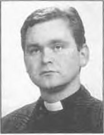 SŁAWOMIR FONFARA Urodził się 23 lipca 1968 r. w rodzinie Ewy i Waldemara. Po ukończeniu nauki w szkole podstawowej w Skoczowie, w 1983 r. dostał się do Liceum Ogólnokształcącego im.