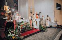 Sylwester Grabowski SVD, prowincjał Zgromadzenia Słowa Bożego Tydzień przygotowań do odpustu w 100-lecie parafii i w 50-lecie poświęcenia kościoła. Poprowadzili je werbiści: o. Andrzej Danilewicz, o.