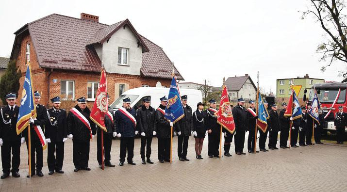 10 GMINA IŁAWA AKTUALNOŚCI Z GMINY IŁAWA Uroczystość przekazania wozów strażackich SĄ ŚRODKI Z RZĄDOWEGO