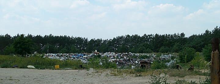 7.3. Gospodarka odpadami Na terenie gminy Wąsewo, we wsi Brzezienko Rościszewskie, zlokalizowane jest od 1996 r.