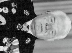 k KURKOWSKI JAN (1917-1993) Działacz samorządowy, radny miejski w Solcu Kujawskim. Prezes Zarządu Miejsko-Gminnego Związku OSP w Solcu Kujawskim i prezes OSP w tym mieście.
