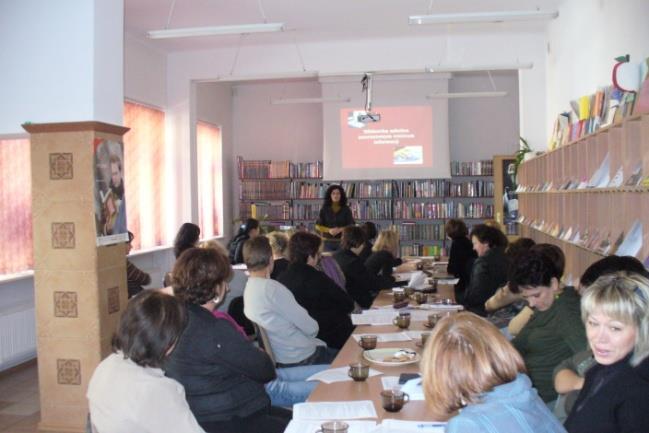 BIBLIOTEKA PEDAGOGICZNA W OSTROŁĘCE. 1999-2012 81 Fot.