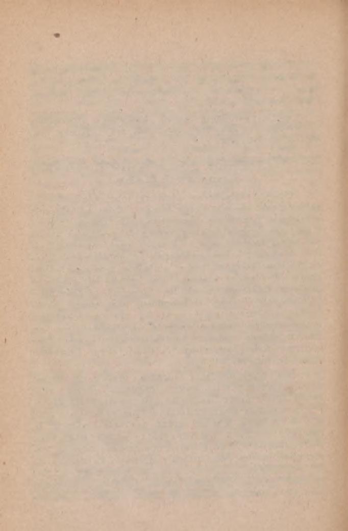 98 zior. (Do Golubia można także jechać koleją; z okien wagonu widać przesuwający się wieniec jezior, z których wypływa Radunia.) Z Golubia wiedzie szosa do Stężycy.