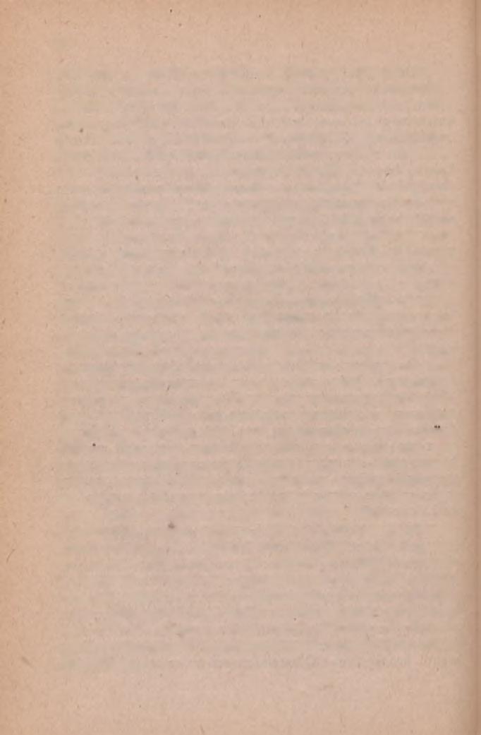 74 ścianach kościoła zostały w ostatnich latach zdjęte i przechowują się w refektarzu. Wartość ich artystyczna niewielka. Za to zawieszono szereg lepszych prac starszych, włoskiej szkoły.