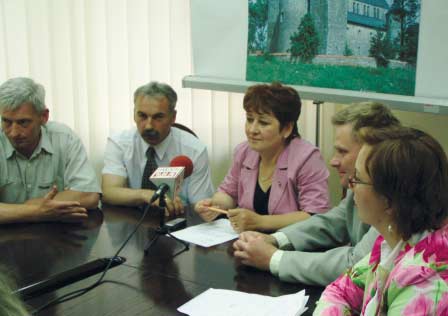 z prac komisji Podczas posiedzenia Komisji Nauki, Kultury i Sportu pozytywnie ustosunkowano si do projektu uchwa y, powo ujàcej kolegium pracowników s u b spo ecznych przy ulicy Snycerskiej w odzi.