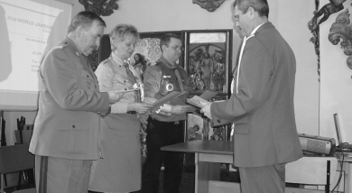 4 Gazeta Polkowicka Nasze sprawy Skomputeryzowani historycy Kadra nauczycielska Zespo u Szkó w Polkowicach oraz lokalni historycy, pedagodzy i regionaliêci przygotowujà kolejnà, drugà edycj