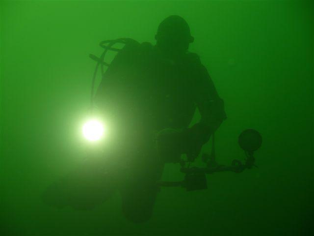 Podwodna nawigacja: jeśli interesują Cię nurkowania wymagające, niezbędną umiejętnością jest posługiwanie się kompasem.