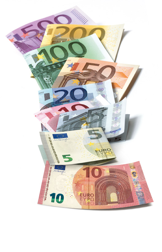 NOWA TWARZ EURO Nowe banknoty euro zawierają udoskonalone zabezpieczenia, w których wykorzystano osiągnięcia techniczne w dziedzinie bezpieczeństwa i produkcji banknotów.
