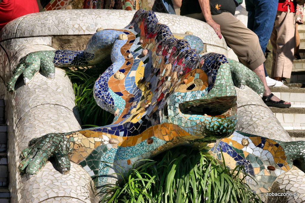 Rozdział: Parc Guell Parc Guell 3 Położony nieco na uboczu Parc Guell to jedno z najbardziej znanych i charakterystycznych dzieł Gaudiego. W zamierzeniu E.