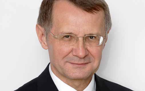 WSZYSTKIE STRONY ŚWIATA 4. PUŁAWSKI FESTIWAL MUZYCZNY Szanowni Państwo, jest mi niezmiernie miło gościć Państwa w czasie wydarzeń Puławskiego Festiwalu Muzycznego Wszystkie Strony Świata.