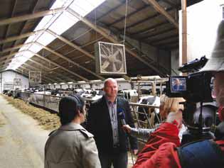 DZIENNIKARZE ZWIEDZALI GOSPODARSTWA ROLNE ORAZ ZAKŁADY PRODUKCYJNE I PRZETWÓRCZE THE JOURNALISTS VISITED FARMS, PRODUCTION AND PROCESSING PLANTS.