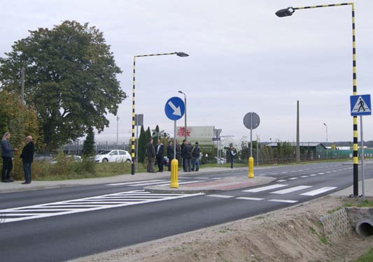 brukowej, czy nawierzchni asfaltowej. W ramach programu przebudowy dróg gminnych, utwardzono ponad 20 km dróg. Ponadto zrealizowano inwestycje drogowe obejmujące następujące zadania: ul.