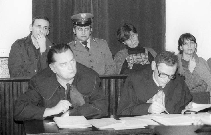 KARTY 48a) Proces organizatorów Radia SolidarnoÊç oskar eni: Zofia i