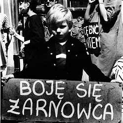 7. Podsumowanie Wyniki badań opinii społecznych są obiecujące. Wzrost poparcia dla elektrowni atomowej i spadek jej przeciwników w społeczeństwie napawa optymizmem.