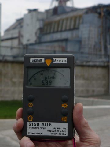 W centrum miasta Sławutycz, zarejestrowana moc dawki wynosi 0,15 µsv/h [1].