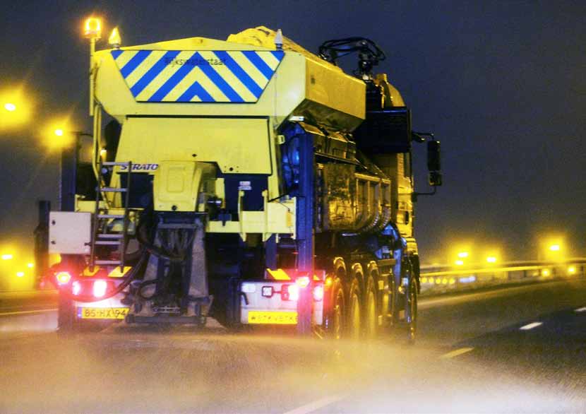 Odśnieżanie i odladzanie Odśnieżanie i odladzanie: prace związanie z odśnieżaniem i odladzaniem, mające na celu zapewnienie bezpieczeństwa na drogach lub na terenie portów lotniczych w okresie od 1