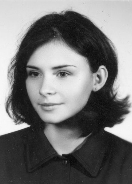 [31] Varian H. R.: Mikroekonomia. Kurs średni ujęcie nowoczesne. Warszawa, PWN, 2002 [32] Wierzbicki A. P.: Wpływ informacji jako zasobu na stosunki społeczne i gospodarcze w krajach rozwiniętych.