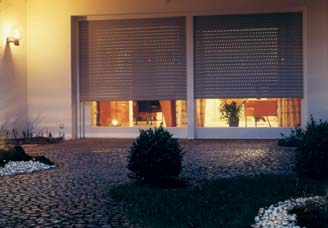 Marka SKS Stakusit Lepszy komfort życia Historia naszej firmy liczy już 40 lat. SKS Stakusit założony w 1969 rozprowadzał na początku produkty z tworzyw sztucznych do produkcji balkonów i fasad.
