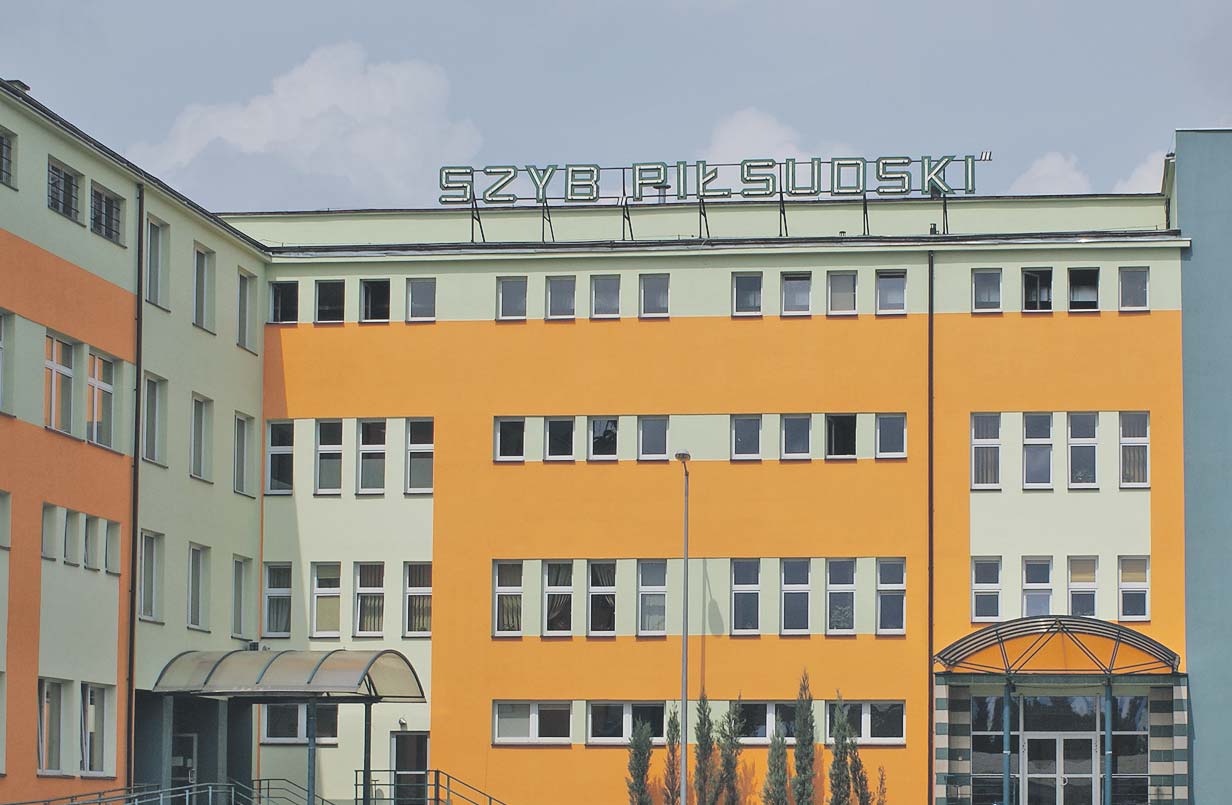 Zarząd Regionu Śląsko-Dąbrowskiego SPRAWY REGIONU 3 Nr 12/2015 KATOWICE 26-31.03.2015 19 marca w Tauron Wydobycie rozpoczął się spór zbiorowy na tle płacowym.