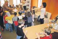 Recykling Sztuki podczas Polsko-Czeskiej Nocy Muzeów 2012, która odbyła się 18 maja w Muzeum Ziemi Kłodzkiej.