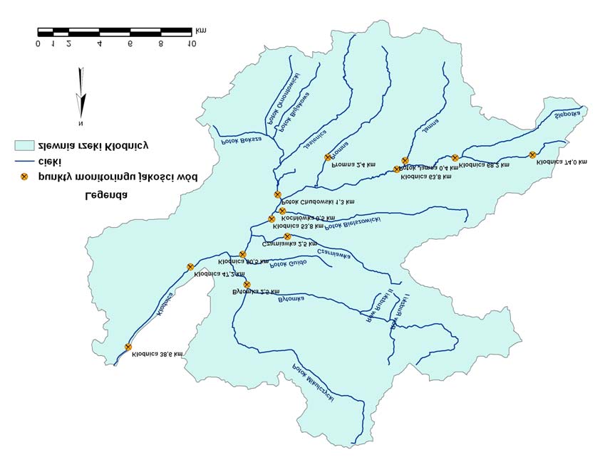 Analiza wyników (1) Otrzymane wyniki modelowania hydrologicznego pozwoliły na zbadanie korelacji pomiędzy dobowymi i rocznymi przepływami wód naturalnych (bez zrzutów ścieków) ze stężeniami