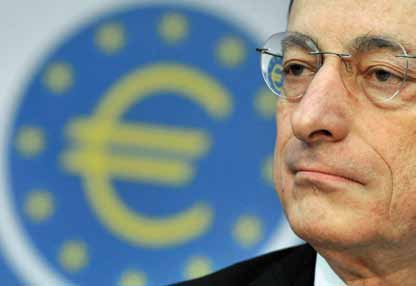 26 J a k d z i a ł a U n i a E u r o p e j s k a Europejski Bank Centralny Zapewnianie stabilności cen Funkcja: zarządzanie euro oraz polityką pieniężną strefy euro Członkowie: krajowe banki