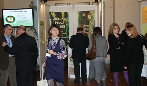 Konferencja AZR: Forum Zrównoważonego Rozwoju- aspekty rozwoju społeczności lokalnych - wystawa zielonych rozwiązań, Centrum Astoria, Białystok listopad 2009r.