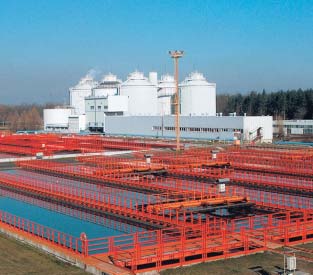 B dziemy dà yç do uzyskania równowagi pomi dzy sprawnym dzia aniem infrastruktury technicznej, niskimi kosztami jej funkcjonowania a zapewnieniem ochrony Êrodowiska i ograniczeniem ucià liwoêci dla