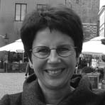 dr Marzena Żylińska, wykładowca metodyki w Nauczycielskim Kolegium Języków Obcych w Toruniu. Od wielu lat zajmuje się zastosowaniem nowych technologii w nauczaniu.