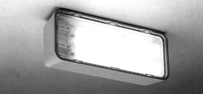 Wykonana jest z aluminium, z os³on¹ termiczn¹, w nastêpuj¹cych stopniach ochrony IP: 20, 54 i 65. Zastosowano arówkê halogenow¹ 55 W/12 V.