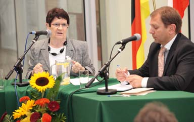 Polski z Unią Europejską, wzmocnienie reform gospodarczych i społecznych na poziomie regionalnym, kształtowanie społeczeństwa obywatelskiego, rozwój