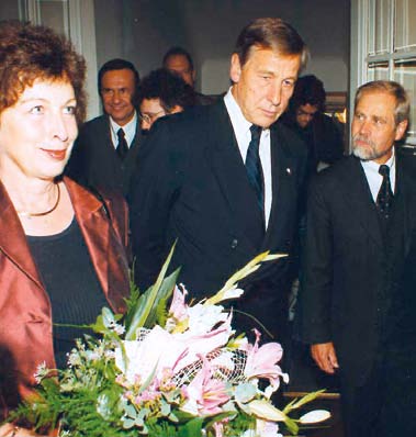 Annäherung und Verständigung zwischen Februar 1998, an der im Namen des Präsidenten Deutschen und Polen in seiner Heimat Oberschlesien die Mission seines Lebens gefun- der Republik Polen Aleksander