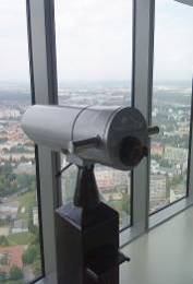 Uniwersał Dziesięć luneta widokowa na monety z mechanizmem wrzutowym Opis : solidny aluminiowy odlew,