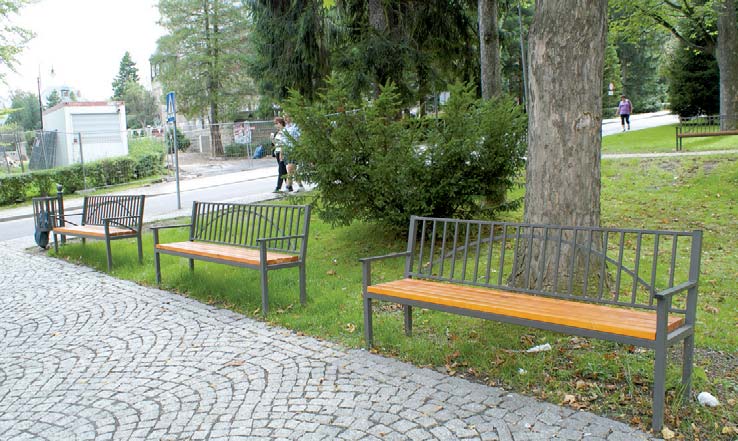 przerywa³ czasami intensywnie padaj¹cy deszcz.