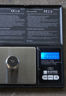 1 000 g Rodzaj zamknięcia Zamknięcie pałąkowe Cechy szczególne Termometr powierzchniowy 6 C 34 C CYFROWA WAGA PRÓBEKKapazität 200 g Pojemność 200 g Podziałka 0,05 g Kolor czarny Dokładność +/- 15 mg