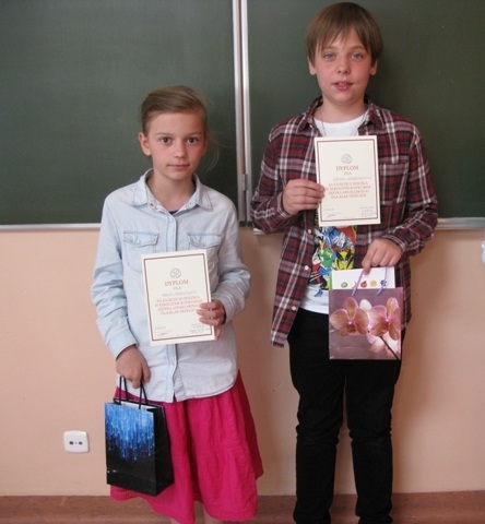 Nina wiśniewska 5a 3. Tymon Drzewiecki 5b Klasy 6. 1. Zofia Kaszubowska 6a 2. Aleksandra Roguska 6b 3. Jarosław Jaworski 6c Natomiast klasy 1-3 walczyły o zwycięstwo 11 czerwca.