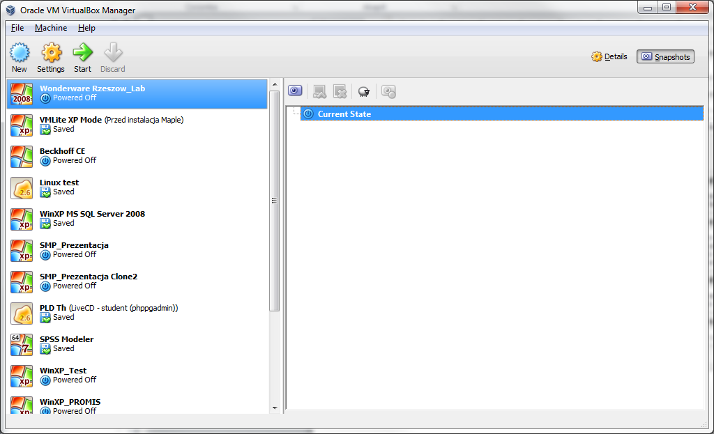 zrzut (migawkę) na bazie wzorcowego stanu maszyny. 1. Podświetlić maszynę wirtualną na liście w Oracle VirtualBox 2. Wybrać opcję Snapshots 3.