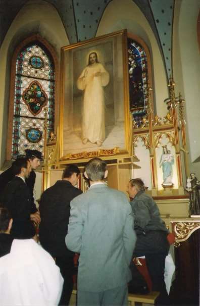 Obraz Jezusa Miłosiernego był w naszej parafii w październiku 2003r.