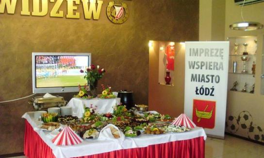 PROGRAM HOSPITALITY Mecz piłkarski to nie tylko sportowe emocje, ale także znakomita okazja do nawiązania kontaktów biznesowych oraz zaprezentowania swoich usług i produktów.