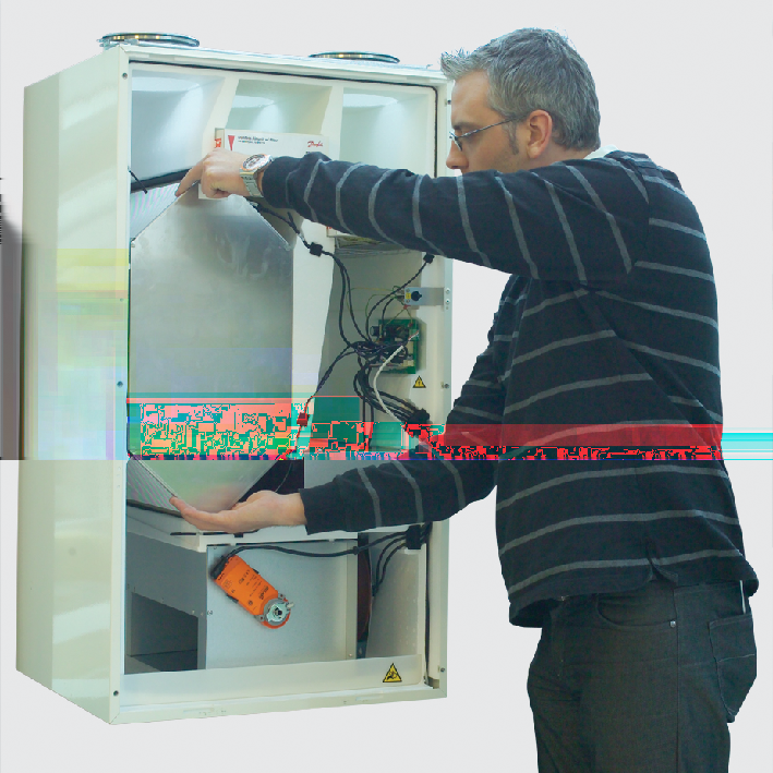 Podręcznik użytkownika 6 Centrale Danfoss Air Czyszczenie centrali Danfoss Air Wnętrze centrali Danfoss Air należy czyścić raz na dwa lata. 1. Odłącz zasilanie i zdejmij panel przedni. PL 2.