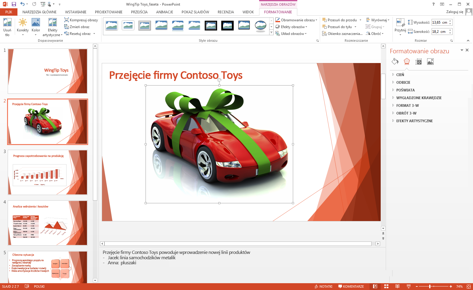 Przewodnik Szybki start Program Microsoft PowerPoint 2013 wygląda inaczej niż wcześniejsze wersje, dlatego przygotowaliśmy ten przewodnik, aby skrócić czas nauki jego obsługi.