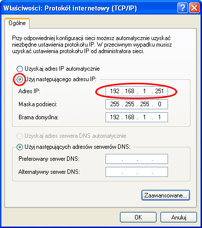 W kolejnym oknie z listy dostępnych usług należy zaznaczyć Protokół internetowy TCP/IP i znów wybrać jego właściwości: Uzyskuje się dzięki temu dostęp do adresu IP komputera.