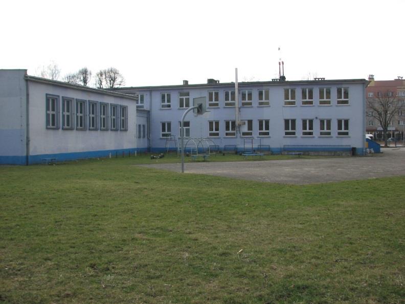 www.grochala.eu 7/28 Budynek dawnej siedziby Zespołu Szkół Specjalnych im. UNICEF przy ul.