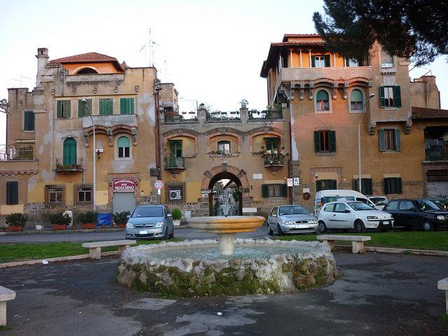 UNIVERSITÀ DEGLI STUDI ROMA TRE social and