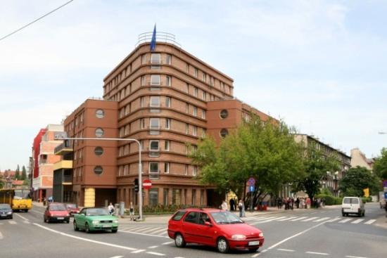 Mieszkania Przeciętne roczne nakłady na remonty mieszkań 20 mln zł.