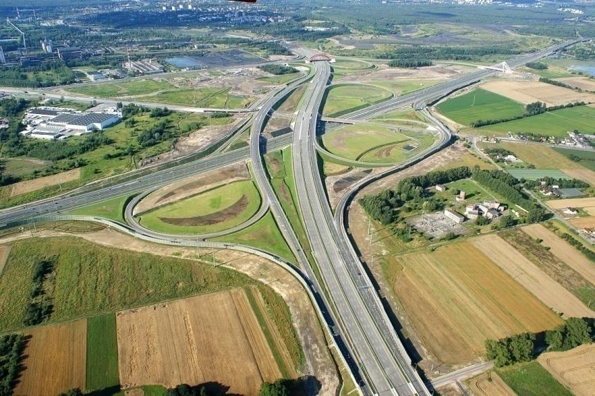 Układ drogowy - autostrady Gliwicki samorząd przez lata skutecznie zabiegał o: przebieg autostrad A1 i A4 z ich skrzyżowaniem w granicach miasta brak