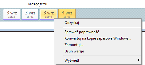 Przedział czasu W tym roku przedstawia wersje kopii zapasowych utworzone od początku bieżącego roku do początku przedziału czasu Miesiąc.