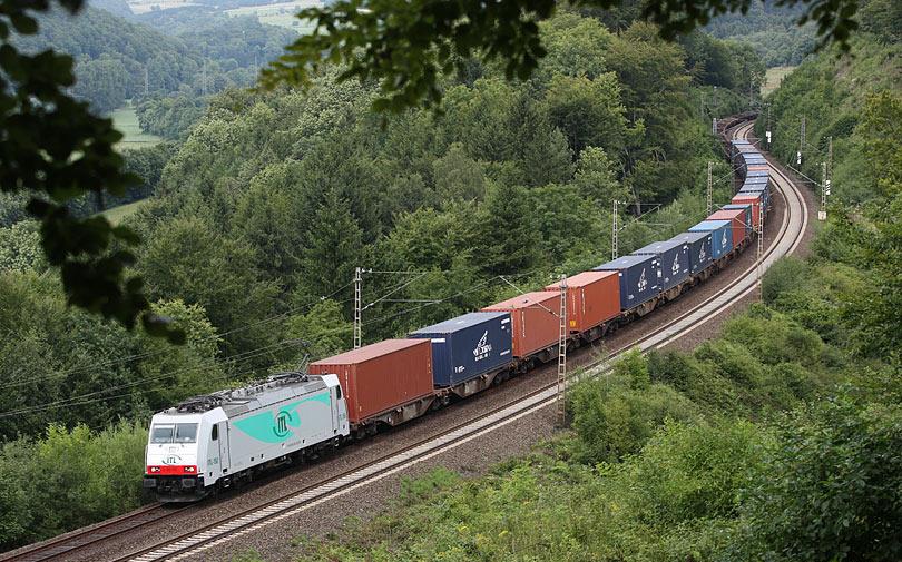 INTERMODAL TRAIN